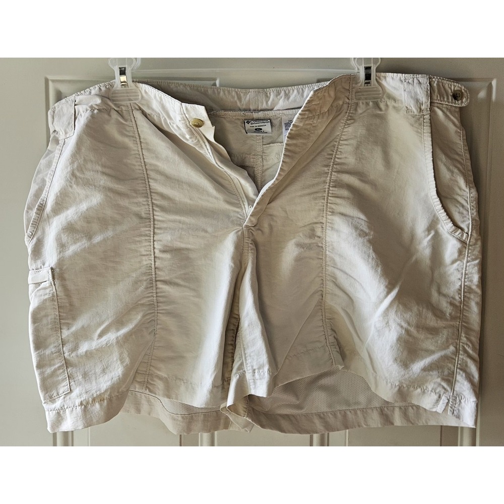 Columbia Womens XL Beige Hiking Shorts Nylon Outdoor Fishing Lightweight Pockets